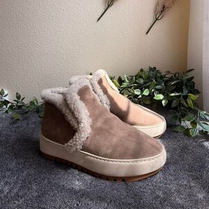 Aquatalia Women's Brown and Tan Footwear